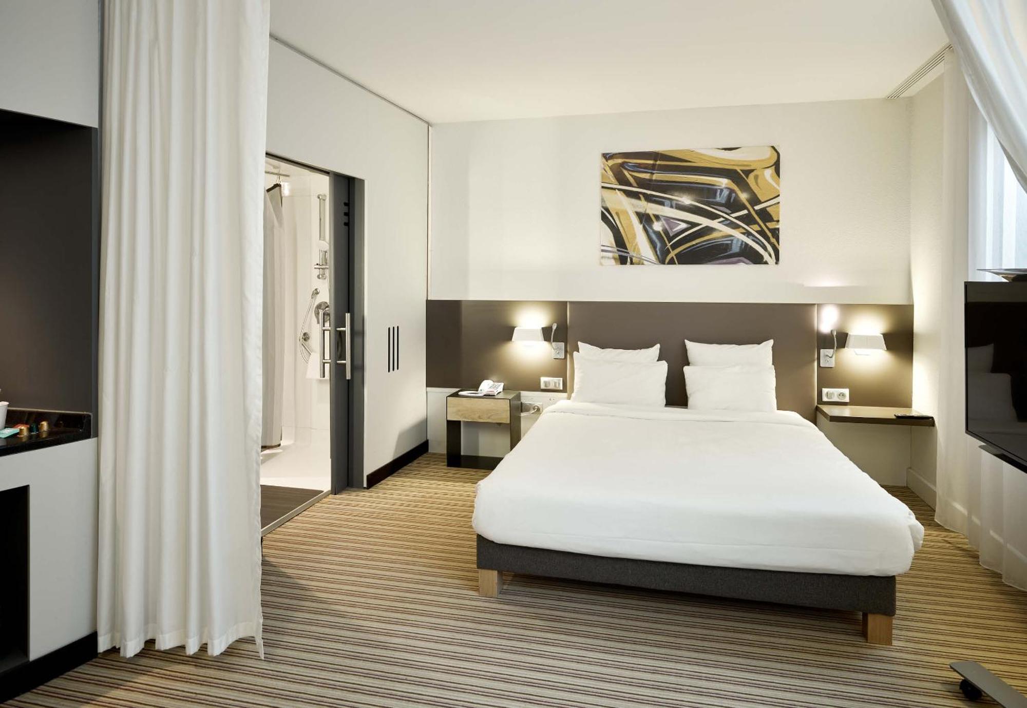 Est 4* Velizy-Villacoublay